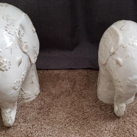 Porcelain elephants - Picture 2 of 2